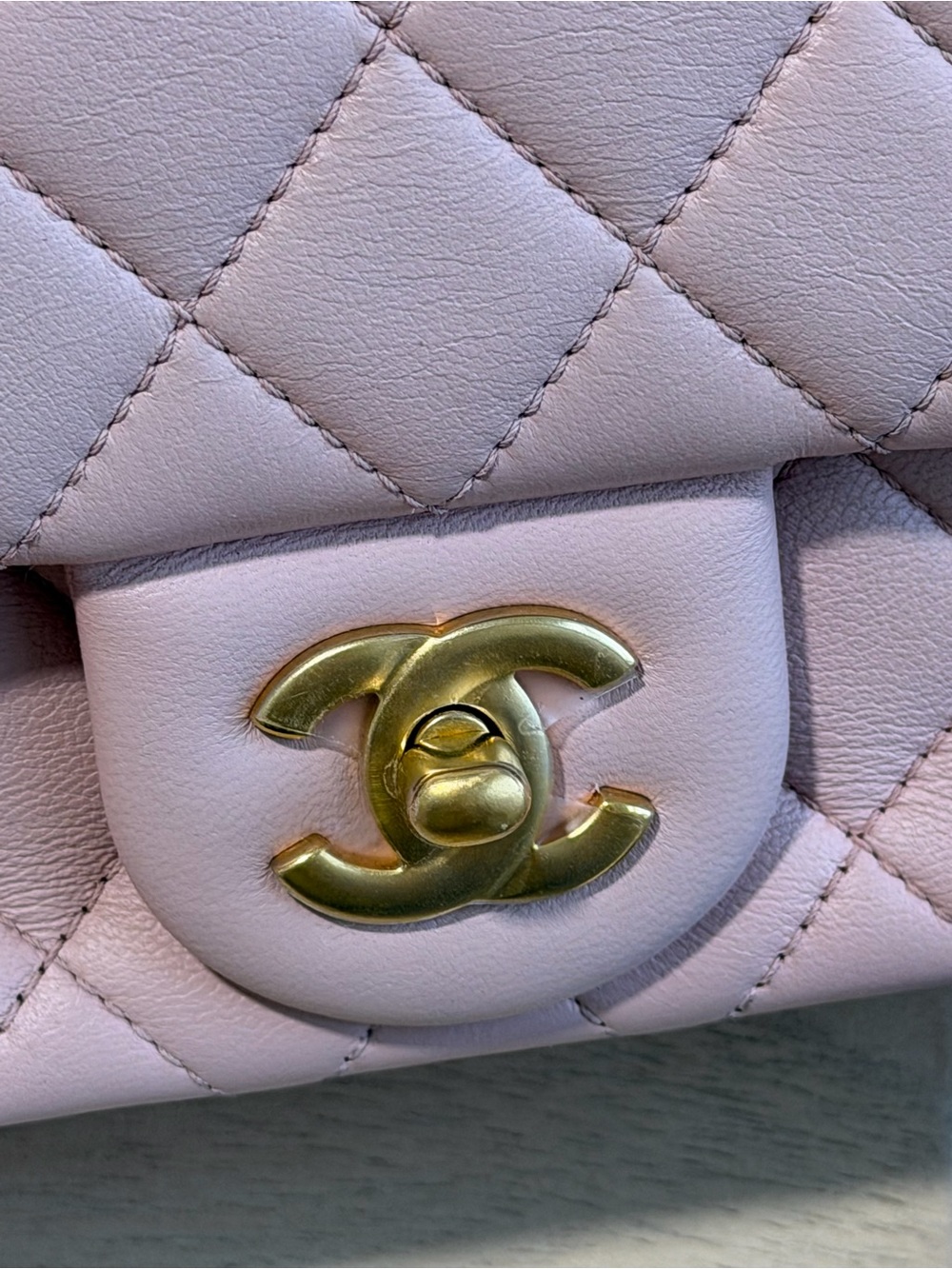 CHANEL Pearl Crush Classic Flap Small Light Pink Lambskin Vintage Gold Hardware - Picture 2 of 11